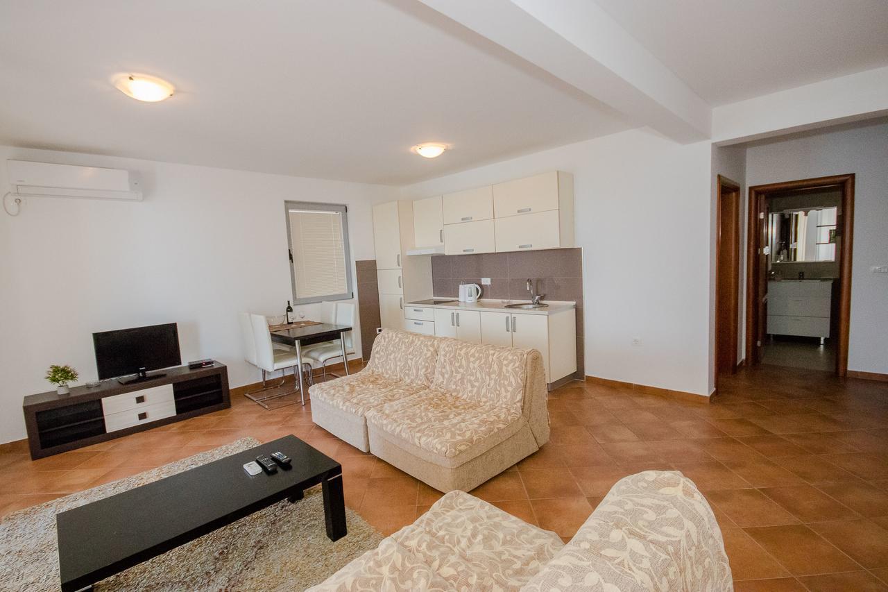 Apartments Palma Dobra Voda Esterno foto
